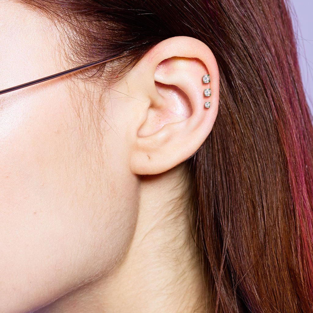 16 Gauge Prong Set Crystal Cartilage / Tragus Stud