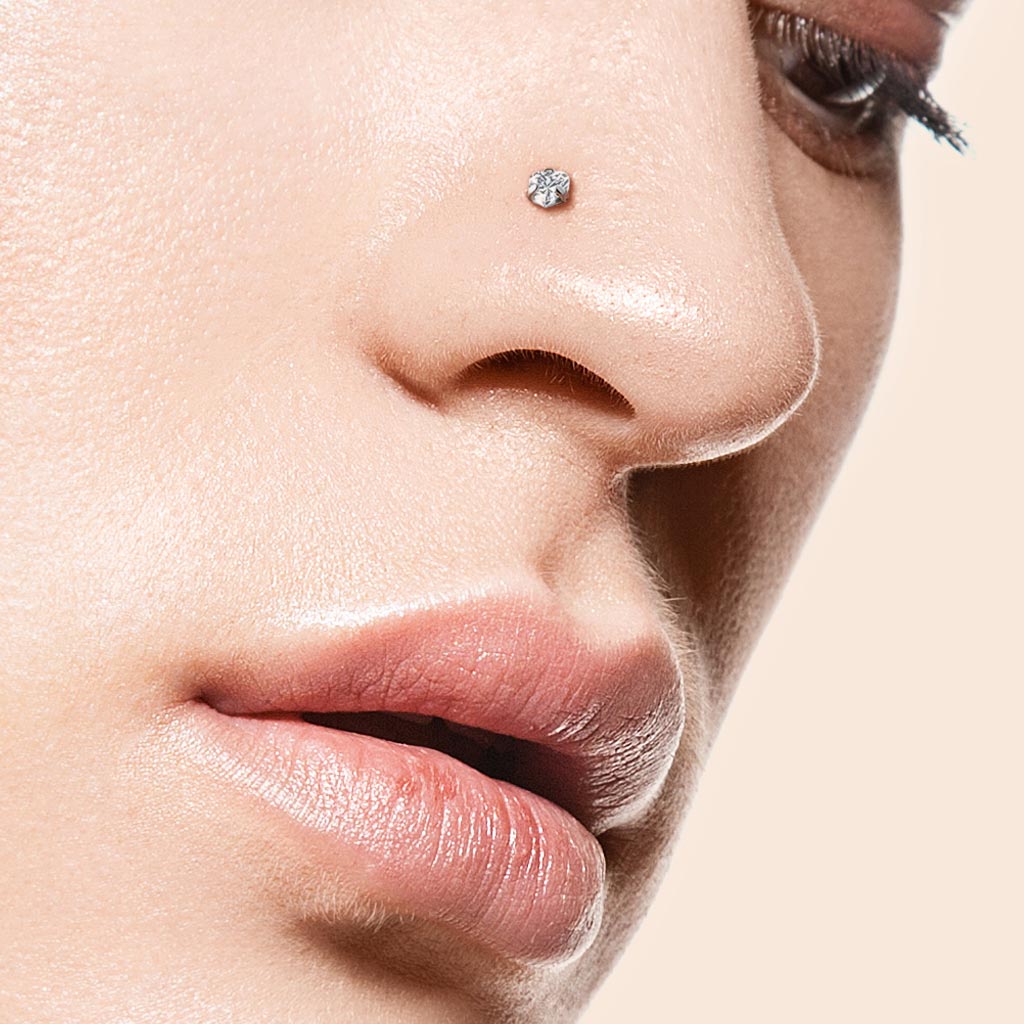 20 Gauge Titanium Prong Set Heart L Bend Nose Stud