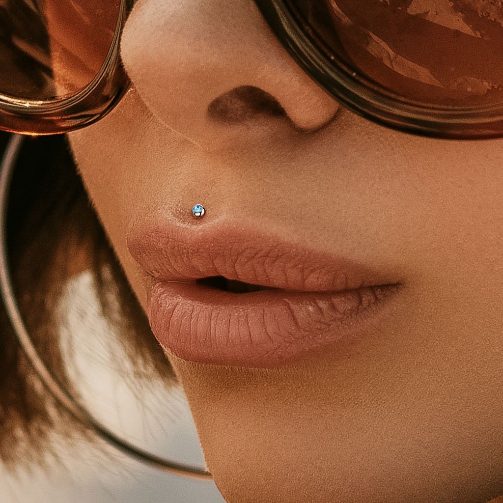 18 Gauge Internally Threaded Crystal Flat Back Labret Stud