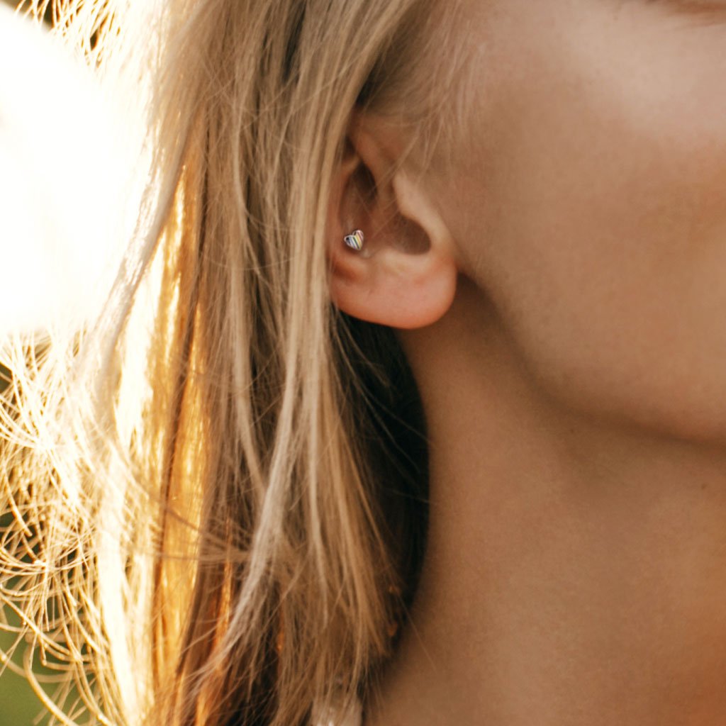 16 Gauge Internally Threaded Flat Back Rainbow Heart Stud